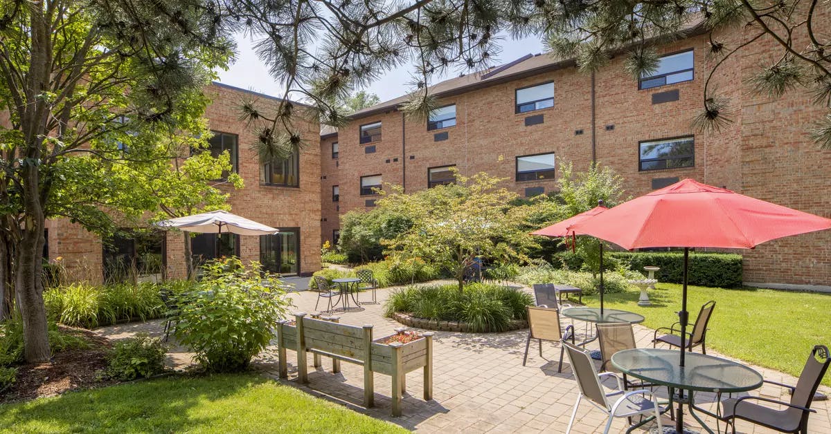 Chartwell Christopher Terrace Retirement Residence outdoor patio with furniture