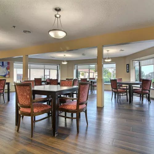 dining room at chartwell rosedale retirement residence