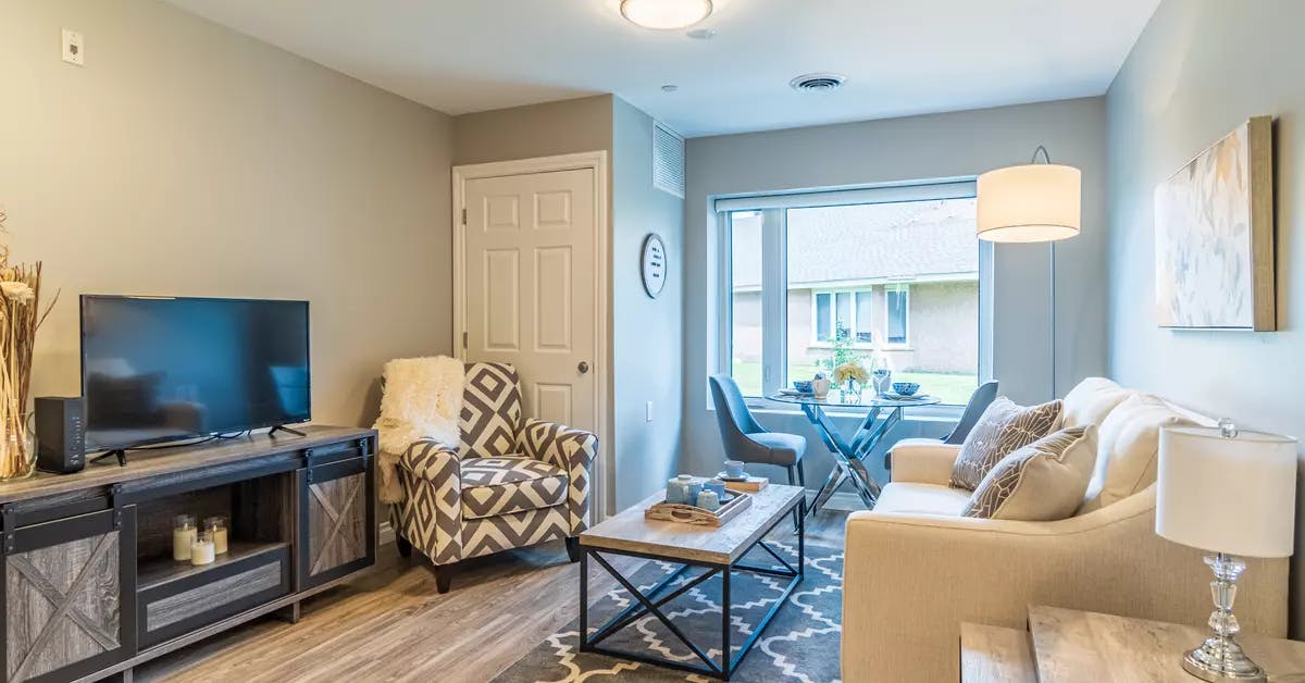 A comfy suite of Chartwell Meadowbrook Retirement Residence 