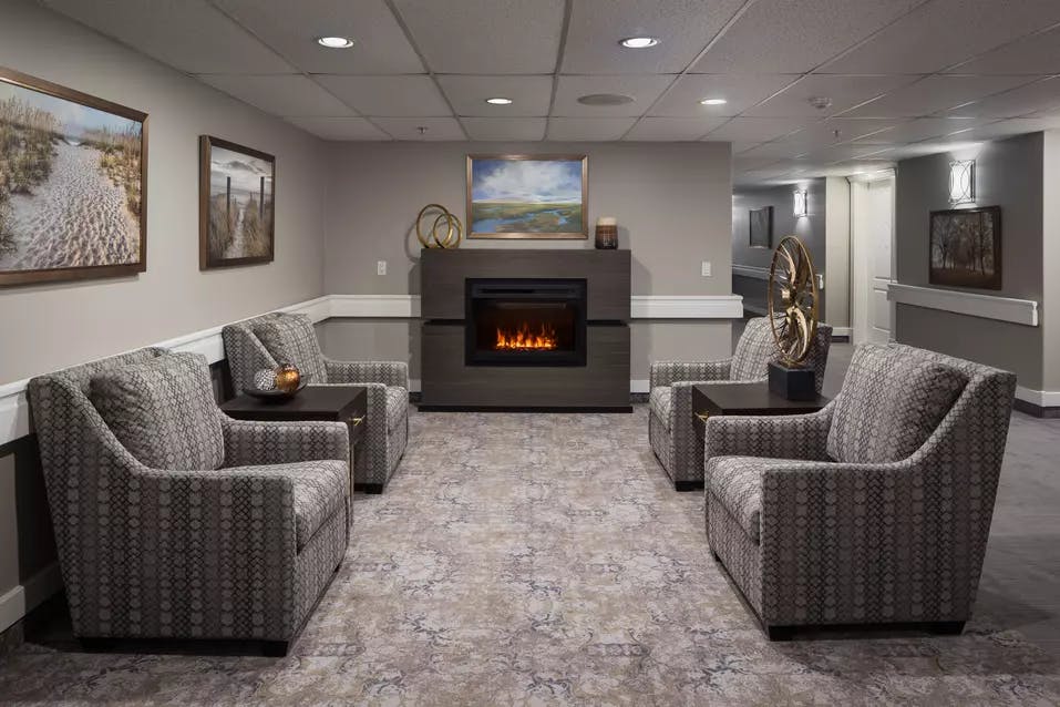 inviting fireside lounge at chartwell kamloops retirement residence