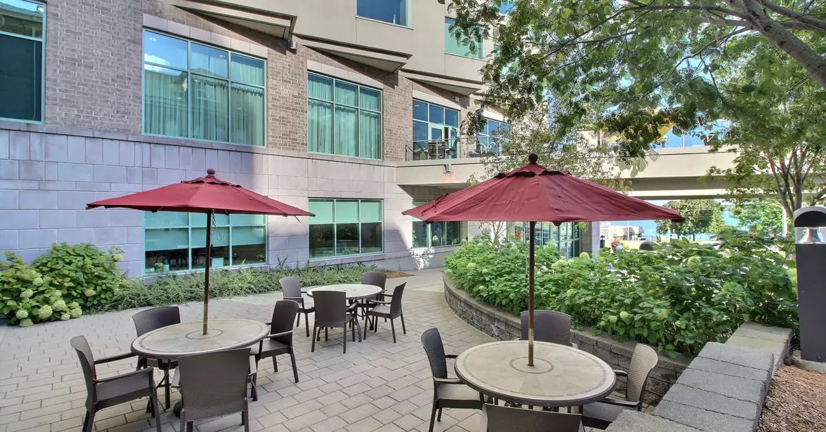 outdoor patio of chartwell wedgewood retirement residence